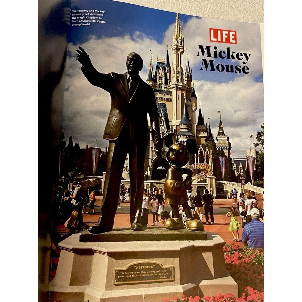 2019 LIFE Magazine Special Edition Mickey Mouse Re-Issue‎ Collector's Issue
